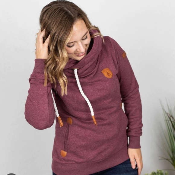 Wanakome Tops - Wanakome Artemis Hoodie Mulberry XXL